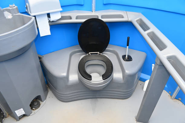 Best Porta potty rental near me  in Montezuma, IA