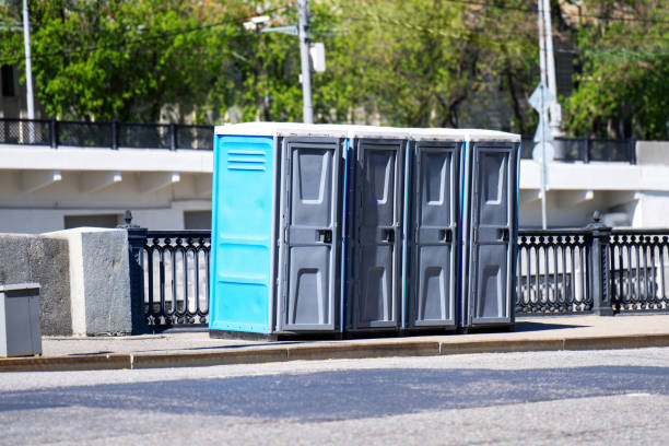 Best Luxury portable toilet rental  in Montezuma, IA
